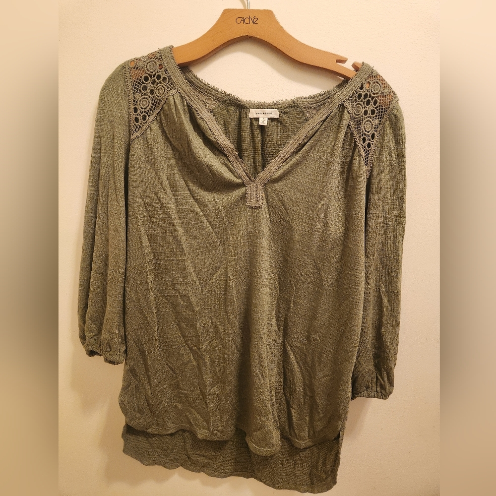 Womens top max studio small
